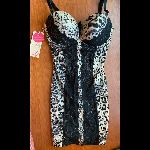 NWT Victoria's Secret Power Figure Convertible Shaping Slip Size 34D - Picture 1 of 6